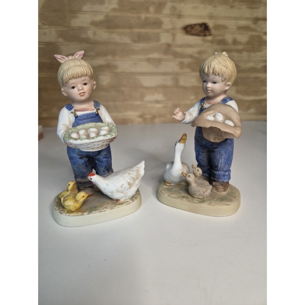 Vintage  Homco Denim Days 1509 Gathering Eggs Figurine 1985 Farm Chicken‎ Duck